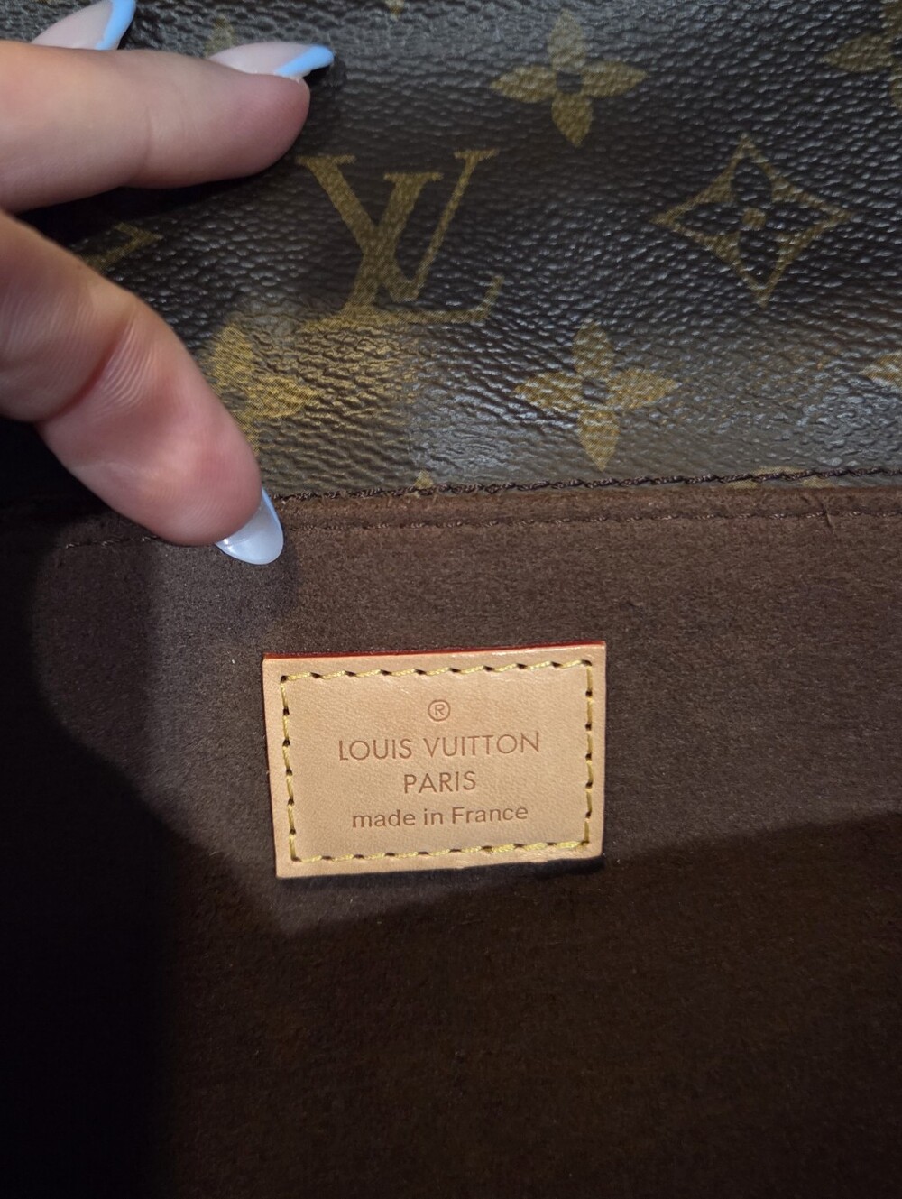 Louis Vuitton Pochette Metis Monogram - Picture 13 of 16